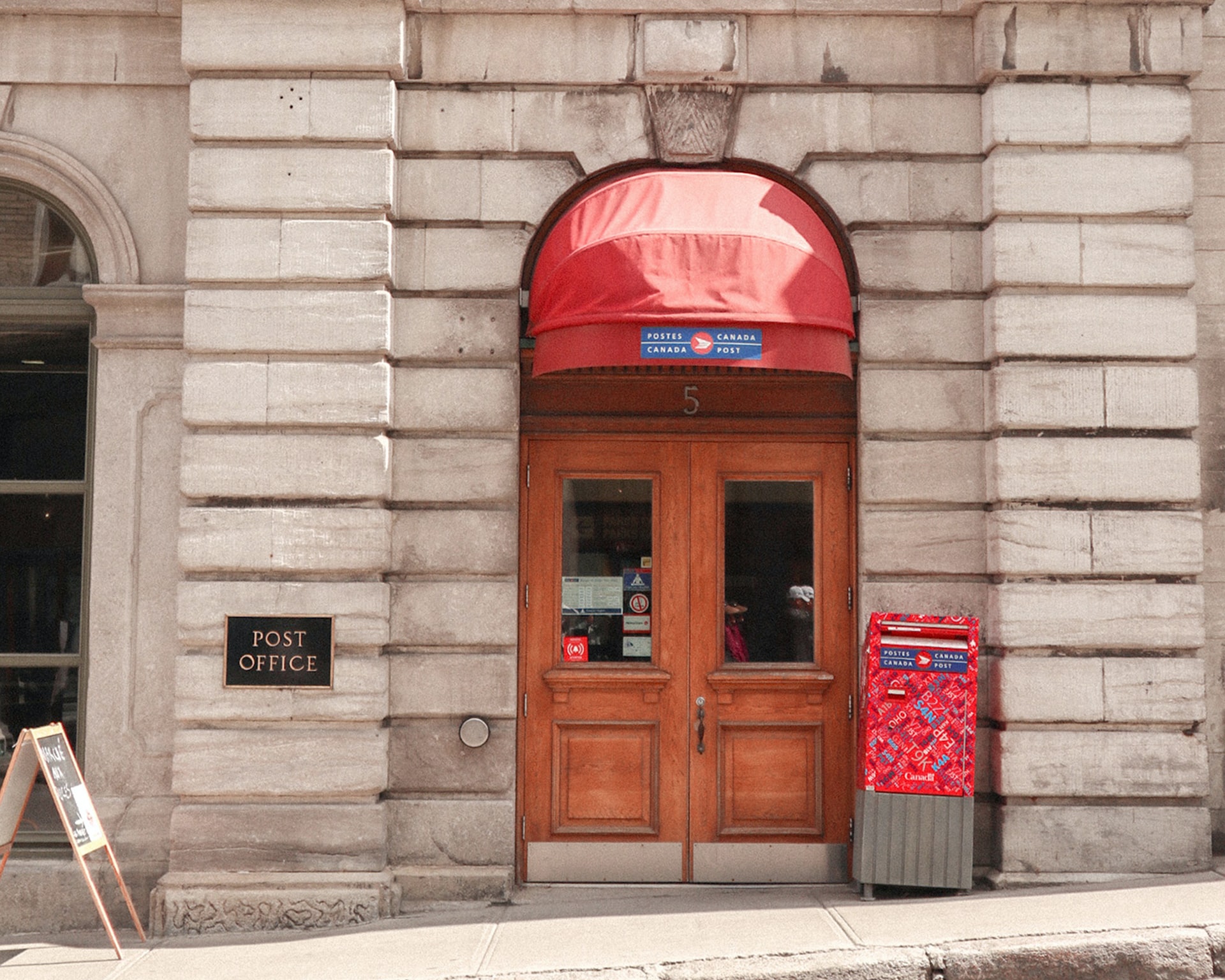 Stop Mail Delivery At a Post Office